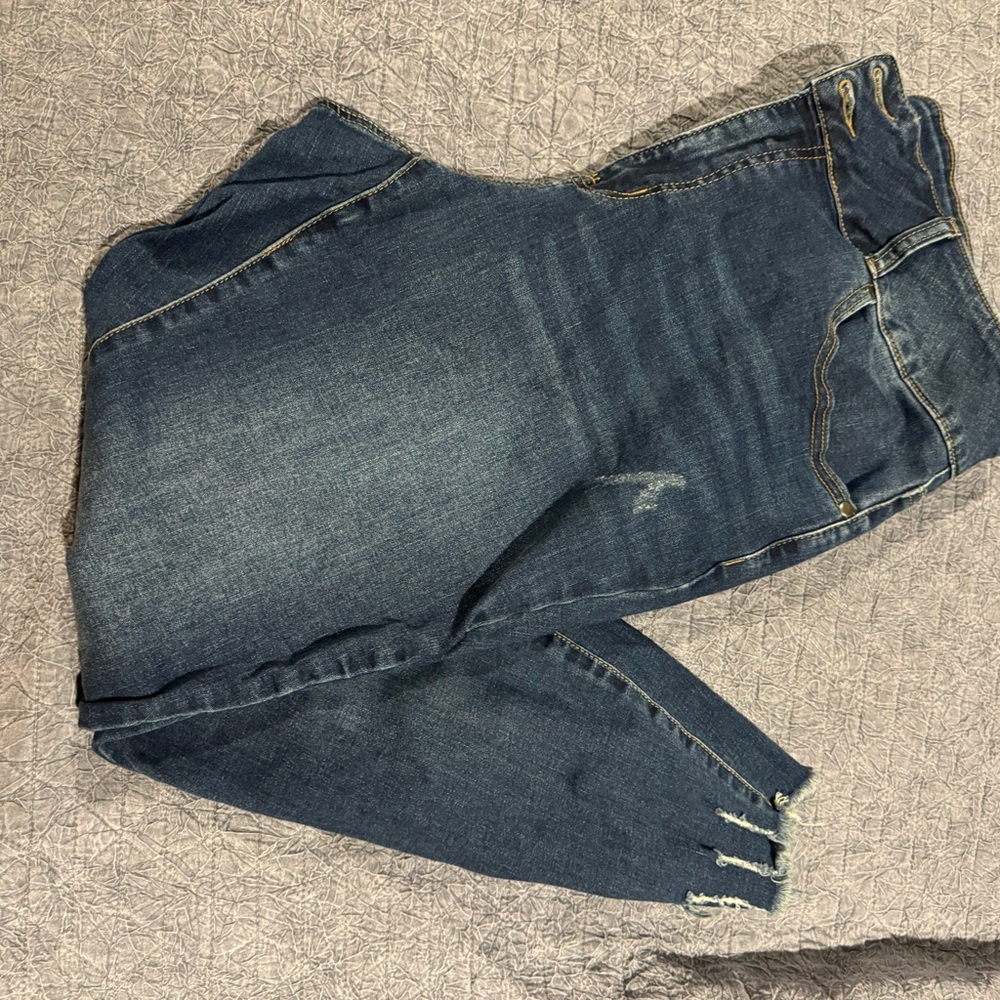 Arula Women's Ankle & Cropped Jeans - Dark Blue